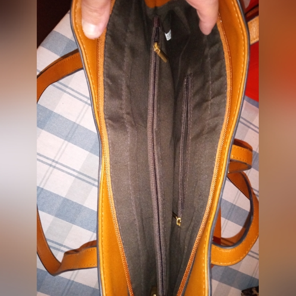 Shoulder bag - Picture 2 of 3